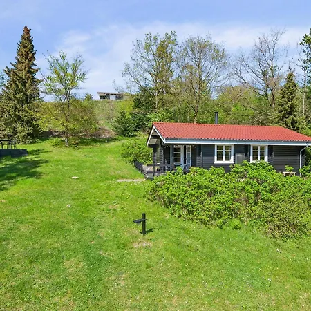 Dom wakacyjny Charming House Near In Beautiful Natural Surroundings